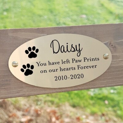 Personalisierte Haustier-Gedenktafel, Bankplakette, Haustierurne, Katze, Hund, Pfotendrucke