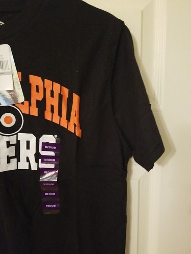 Men's Official NHL Branded Black Philadelphia Flyers Team T-Shirt NWT SIZE M - Picture 4 of 10