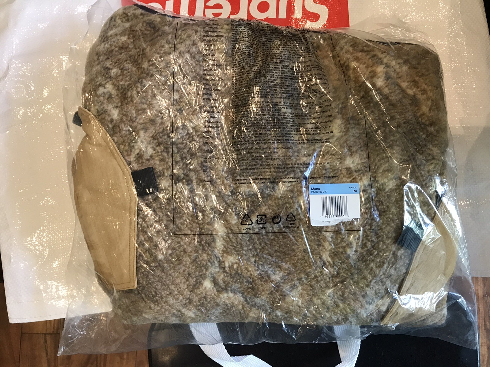 Supreme Nike ACG Fleece Pullover Sherpa Snake Skin Size M image 3