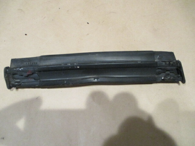 Ferrari 348, 355 Spider - RH Center Roof Rubber/Gasket - P/N 63633200