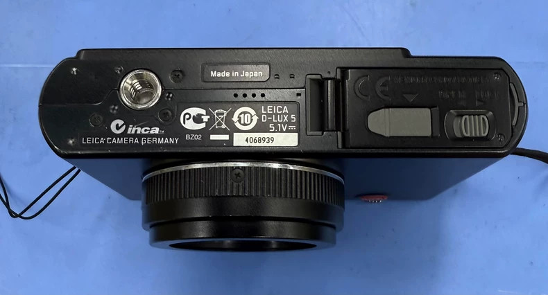 Leica D-LUX 5 Digital Camera 10.1MP 3.8x Optical Zoom with Built