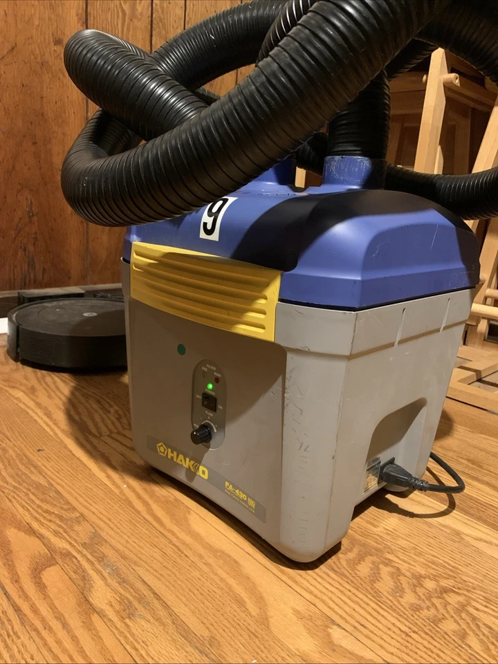 Extractor de humos de dos puertos Hakko FA-430 con kit de conductos y boquilla rectangular Foto 2 de 4