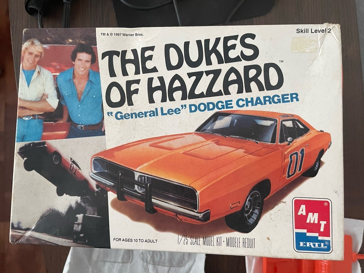 1997 The Dukes of Hazzard Dodge Charger General Lee Model Kit AMT