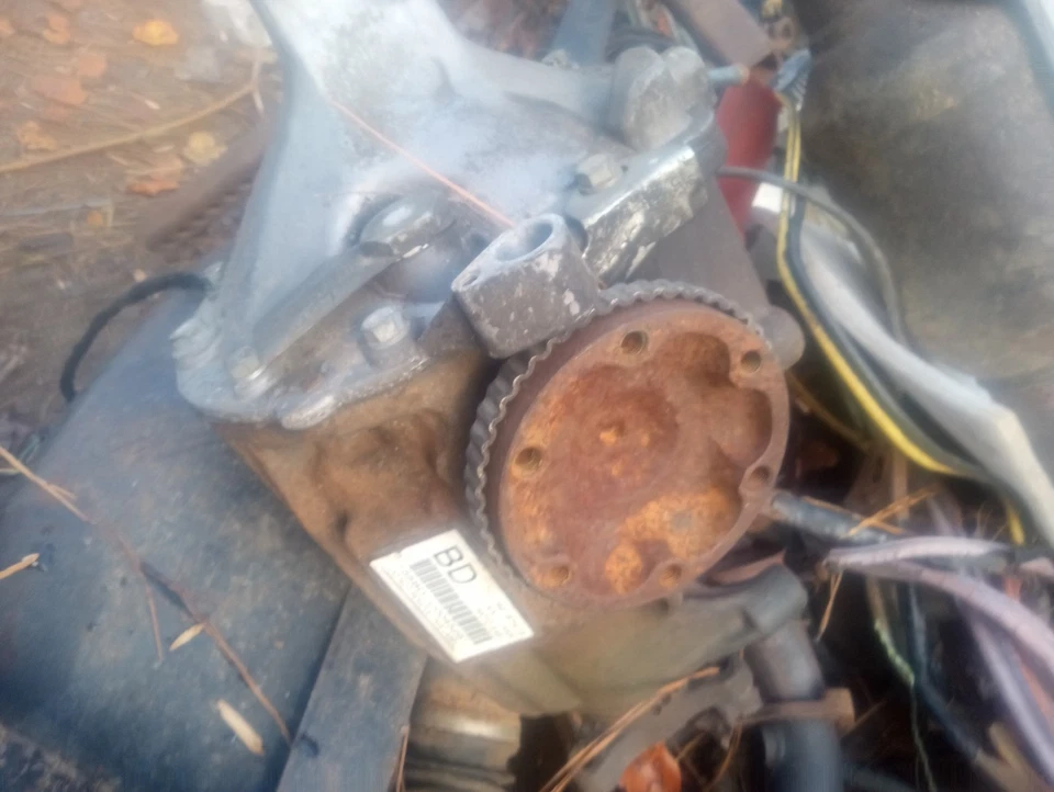 2004 Pontiac GTO Rear Differential Parts - Image 3 of 4