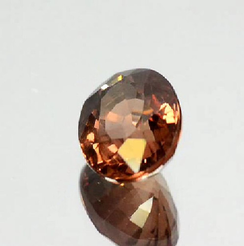 2,41 cts Natürlicher Ovalschliff Pfirsich-Orange VVS Malaya Granat (Tansania) - Bild 3 von 7
