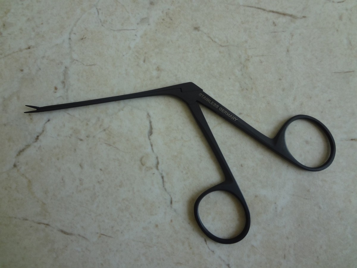 Integra Miltex Bellucci Ear Forceps 3 In. (7.6cm) Shaft; 8mm Serrated