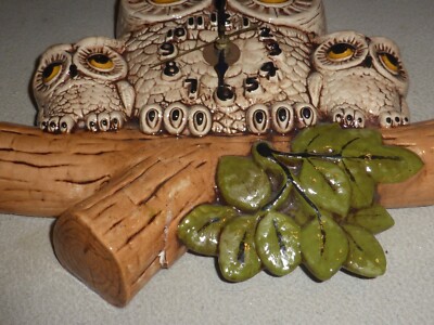 VINTAGE 1970S OWL CERAMIC SITTRE FAMILY ON LOG WALL CLOCK 3 OWLS