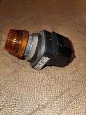 Allen Bradley 800T-Q24 with Amber Light