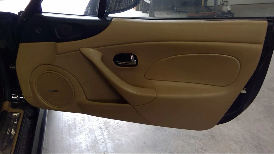 Front Left Door Interior Trim Panel Fits: 2002 Mazda MX-5 Miata Grad Foto 2 de 4