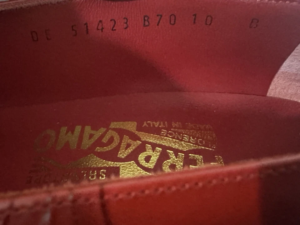 Salvatore Ferragamo Red Leather Gancini Embossed Block Heel Pumps - Image 4 of 4