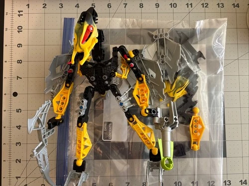 New ListingLEGO BIONICLE 8696 Makuta Bitil 2008 Set (See Photos) Incomplete