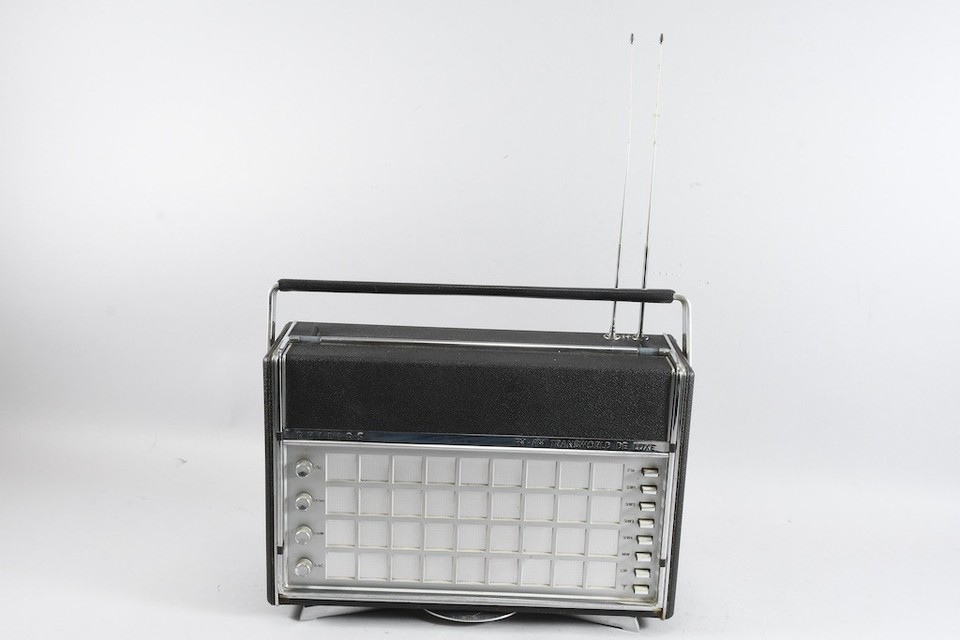 C06U96- Philips Vintage Transistor Radio FM-AM Transworld de Luxe | eBay