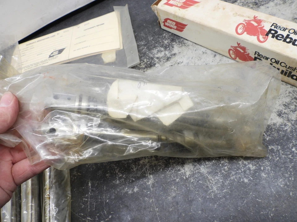 Lote de piezas de reconstrucción AHRMA Red Wing Shop #6 2718 Foto 4 de 4