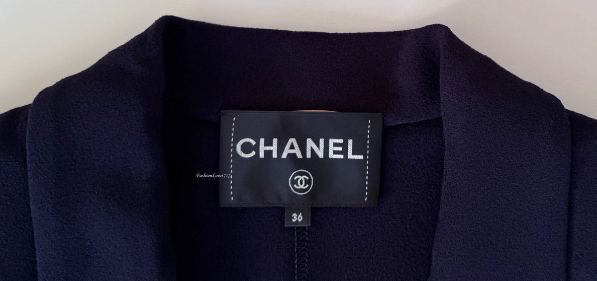 NEW CHANEL 19S NAVY CC BUTTONS RUNWAY QUILTED JACKET 36 | eBay