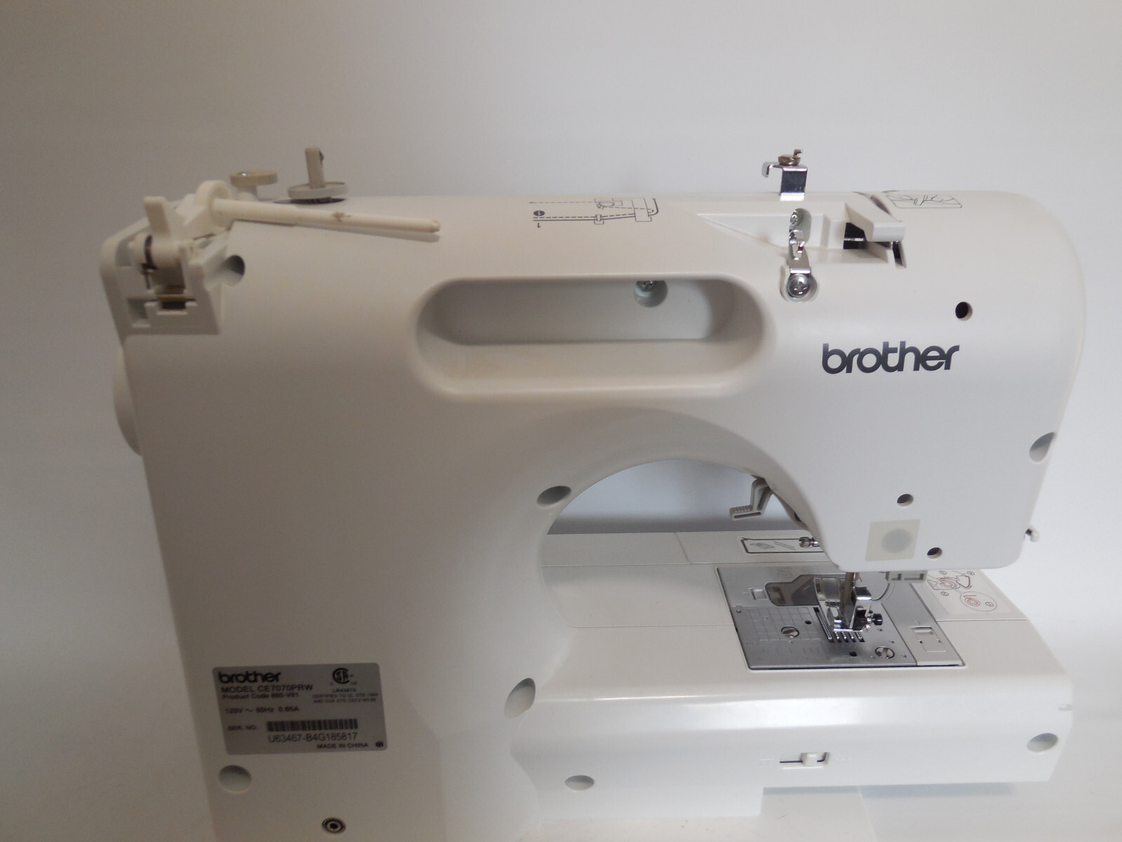 Brother CE7070PRW Project Runway Sewing Machine Complete w/ Case Runs