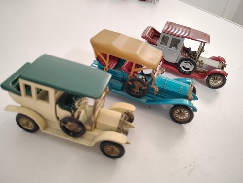 Matchbox- Lesney models of yesteryear Carrying case-1969 with 16 various cars - Picture 6 of 12