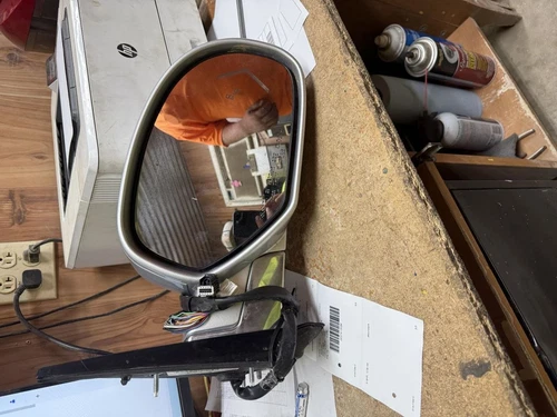 Passenger Side View Mirror Power Turn Signal Opt DL3 Fits 09-14 ESCALADE 599303