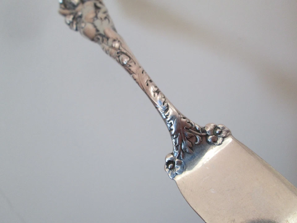 CUCHILLO MANTEQUILLA MAESTRO AMOR DESARMADO 1899 R & B ESTERLINA 7 3/8 pulgadas - art nouveau Foto 3 de 4