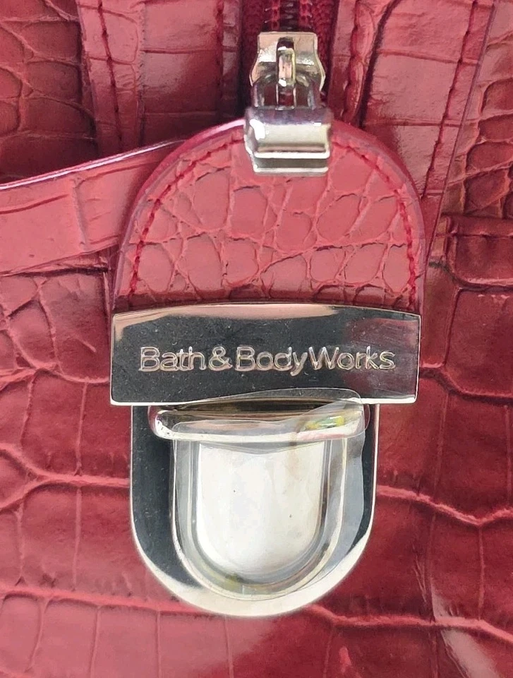 Bolso de Lona Vintage Bath And Body Works Bolso de Noche Rojo Imitación Cuero Caimán Foto 3 de 4