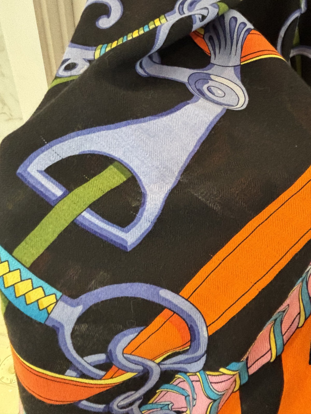 HERMES Chale 140 Shawl "PANOPLIE EQUESTRE" 70percent Cashmere 30percent Black Orange image 5