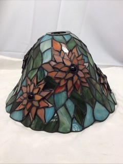 Dale Tiffany 3D Pointsetta Stained Glass Shade/Signed/13.5”Diameter/8”Tall