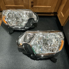 Headlight Set 2Pc Left and Right With Bulb For 2012-2015 Toyota Tacoma