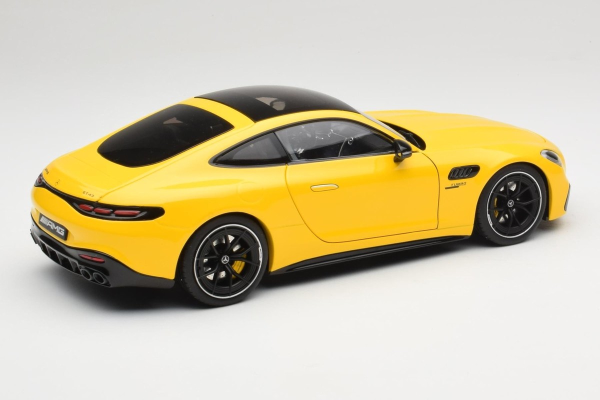 【ディーラー特注】Norev AMG GTS イエローメタリック 76314.jpg__24609.1662821449.