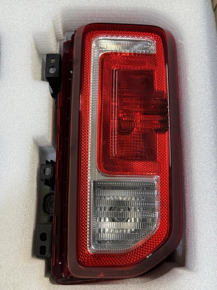 FORD BRONCO 21-25 OEM RIGHT PASSENGER SIDE LED TAILLIGHT LAMP, P