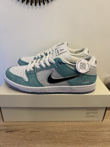 Nike SB Dunk Low x April Skateboards Turbo Green UK7 US8 EU41 - Picture 2 of 11