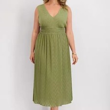 Siena Pleated Chiffon Midi Green V Neck Sleeveless A Line Dress Womens Size 1X