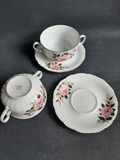 Winterling " Wildrose " Hibiskus  2 x Suppentassen und Untertassen