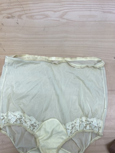 Vanity Fair Vintage Yellow Floral Lace 100% Tricot Nylon Panties Size ? USA Made - Picture 8 of 12