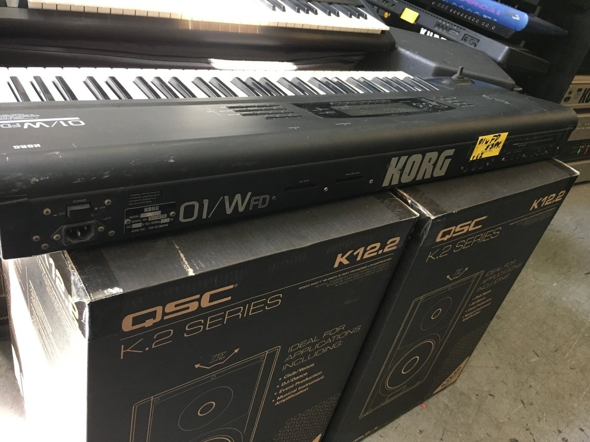 Korg 01w/fd 61 key Workstation synthesizer, vintage/o1w/v62/SMF