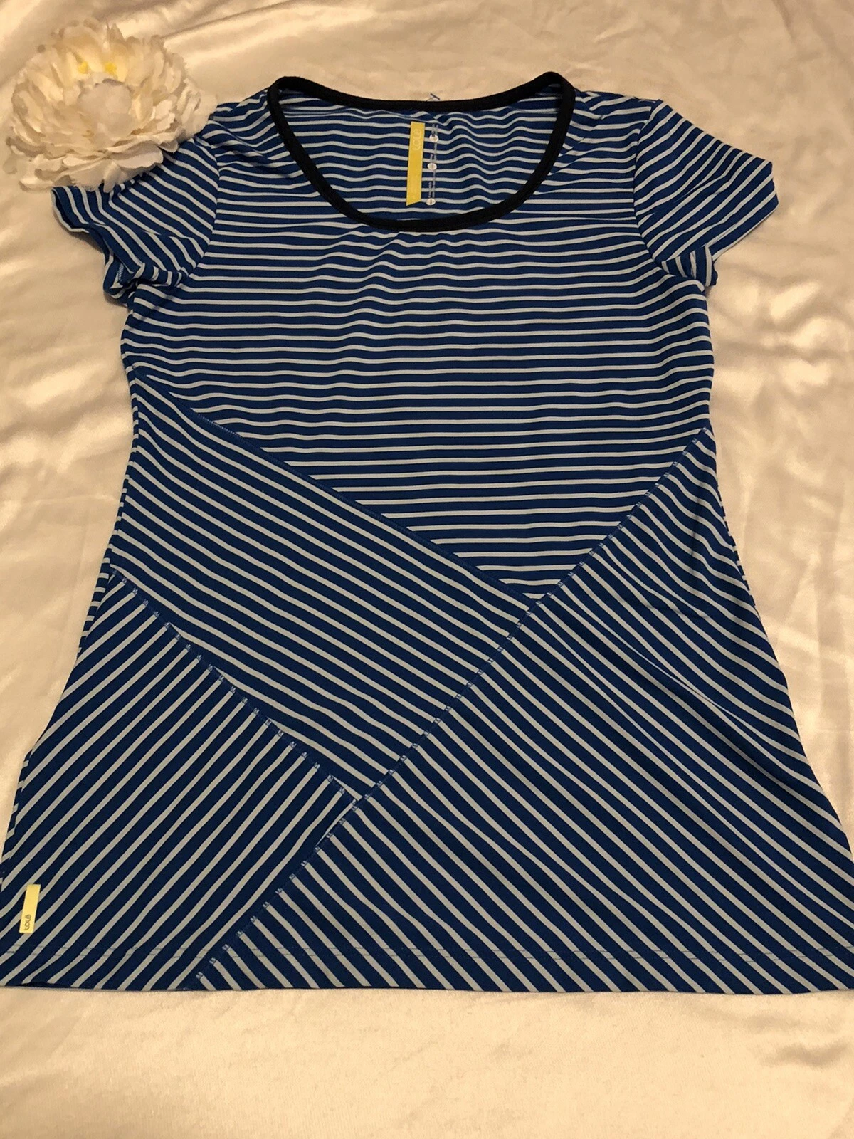 lole short sleeved striped 4 way stretch shirt