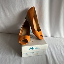 Mixx Shuz Womens Orange Shoes Size 7