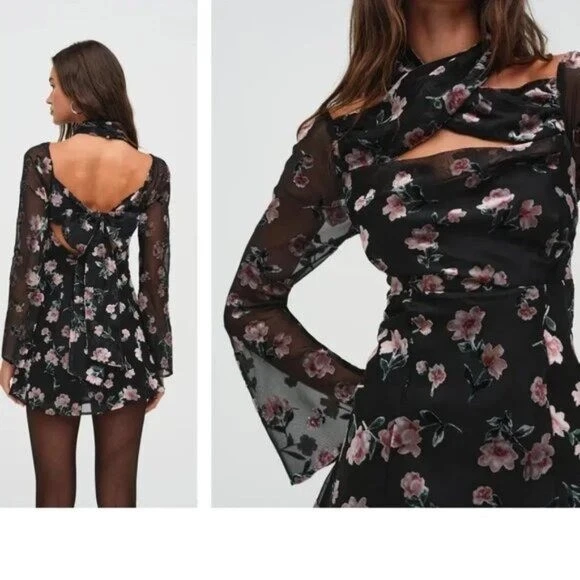 NUEVO CON ETIQUETAS PARA LOVE AND LEMONS BLAKE FLORAL BURNOUT NEGRO MINI VESTIDO TALLA M Foto 2 de 4