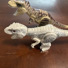 2 LEGO Jurassic World Dinosaurs Indominus rex 2015 75919 and 76948 T-Rex