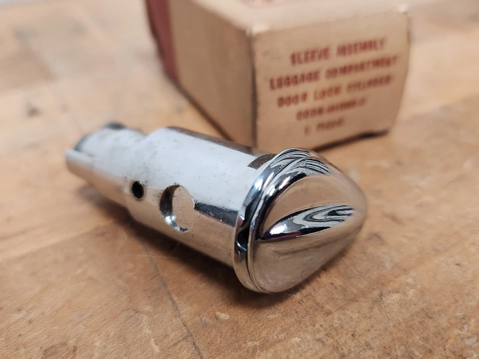 Nuevo de Lote Original 1960 1961 Ford Falcon Trunk Lock Cyl Carcasa con Cubierta C0DB-64443603-C NUEVO Foto 4 de 4