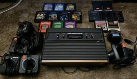 Atari 2600 4-Switch Woodgrain Console 6 Joysticks/Paddles 17 Games Bundle Tested