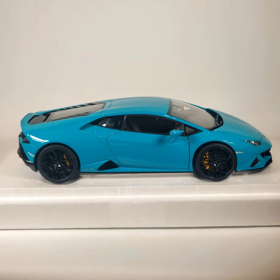 1:18 AUTOart LAMBORGHINI HURACAN EVO (AZUL GLACAU AZUL) 79211 Foto 3 de 4