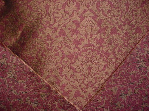4-3/8Y KRAVET 15438 CRIMSON BRASS ONYX BLACK DAMASK UPHOLSTERY FABRIC - Picture 2 of 4