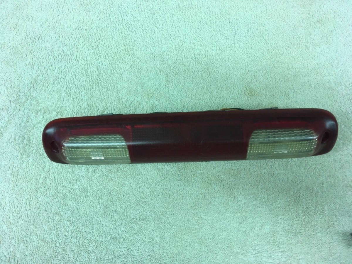 99-07 Chevy Silverado GMC Sierra High Mount 3rd Brake Light