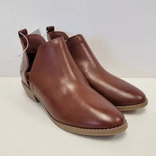 NEW Universal Thread Nora Cut Out Ankle Bootie With Memory Foam Brown Size 6 1/2