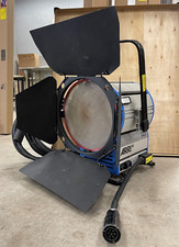 ARRI D25 HMI 2500W Fresnel Head With Ext. Cable And Scrims