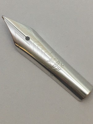 Omas White 18k Gold M size  “Arrow Stamp” Nib (022) 3.0 Cm Long