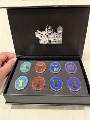 Pokemon x Natural History Museum Eevee Evolutions Emaille Pin Anstecker - Set 8 Stück