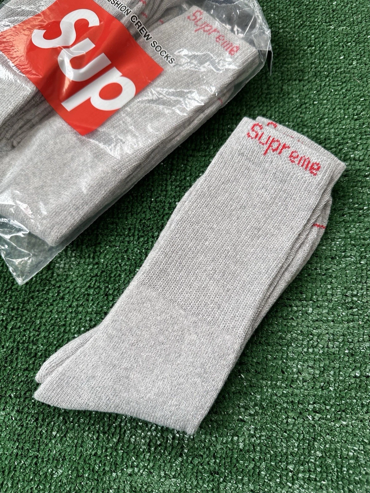 Chaussettes d'équipage SUPREME X Hanes GRISES (SIMPLES) UNE PAIRE / 100% AUTHENTIQUES NEUVES