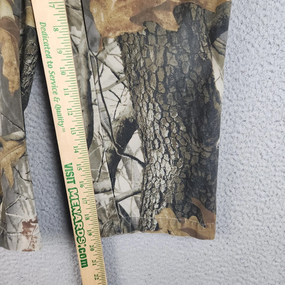 Realtree Camouflaged Pants Medium 24x20 Hardwoods Cargo Pockets Outdoors Hunting - Image 4 of 4