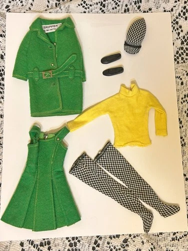 Vintage 1960s Barbie SKIPPER Doll Outfit #1922 Town Togs Complete, NICE...LOOK