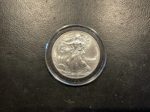 AMERICAN SILVER EAGLE 2013 BU - 1 OUNCE US MINT IN PROTECTIVE CAPSULE